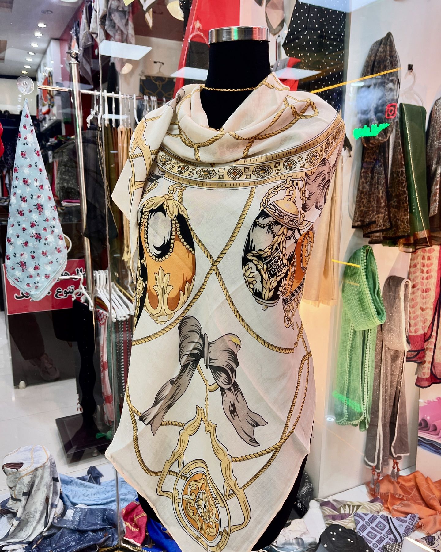 روسری نخ مینیاتور