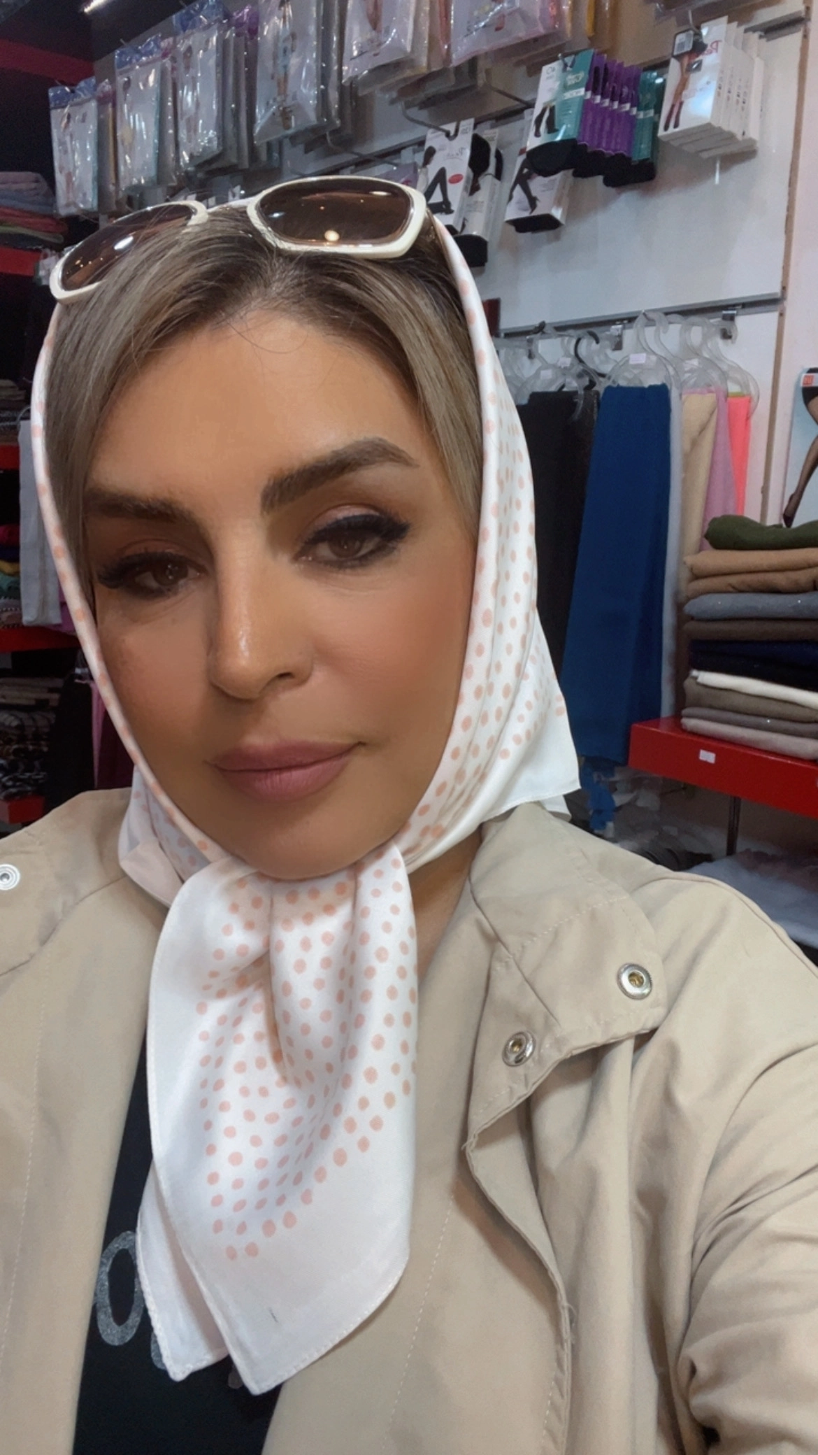 مینی‌اسکارف صورتی کرم