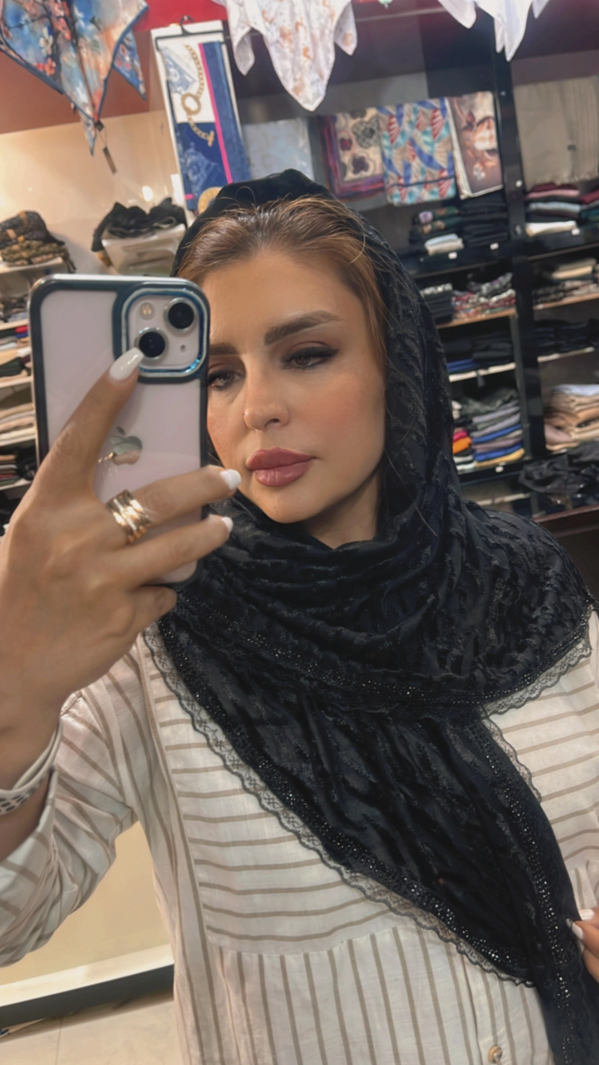 روسری سه گوش مخمل حاشبه گیپور